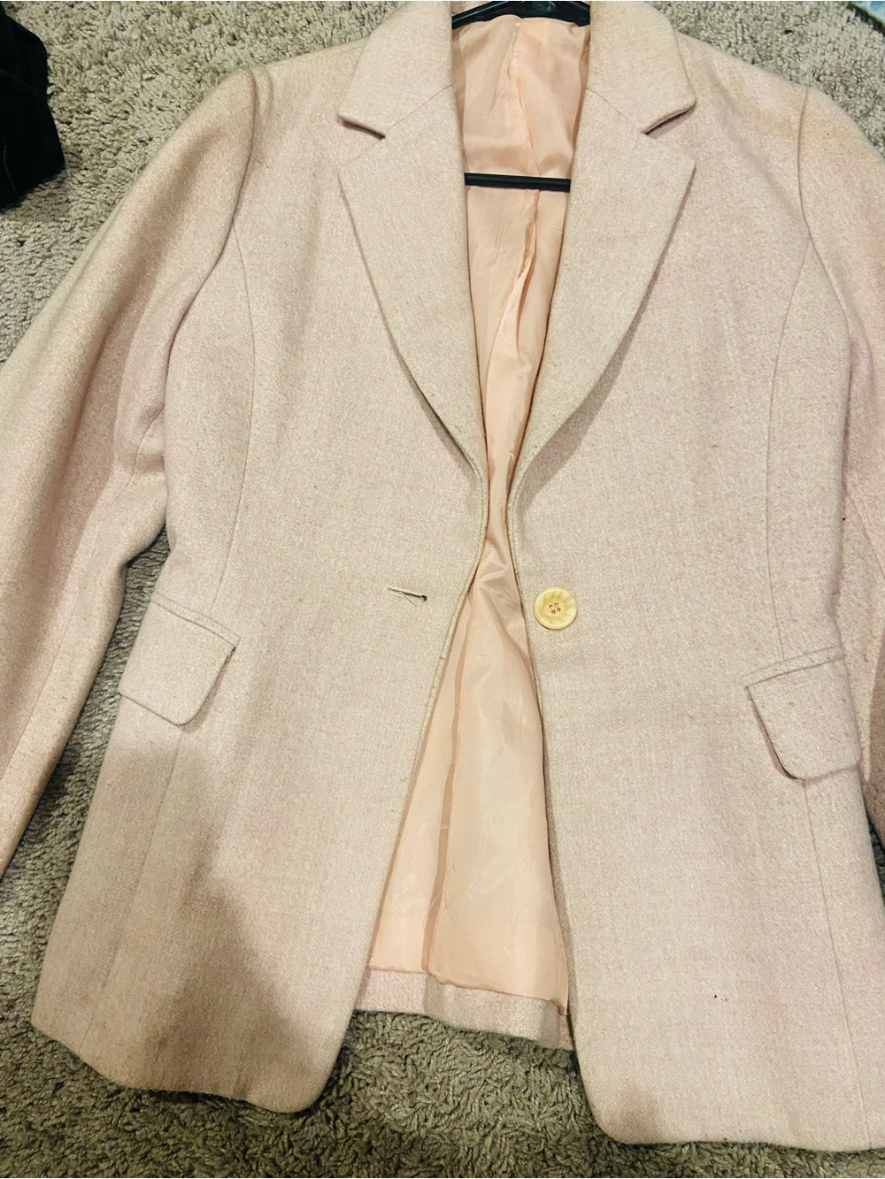 Single-Button Light Pink Tailored Blazer